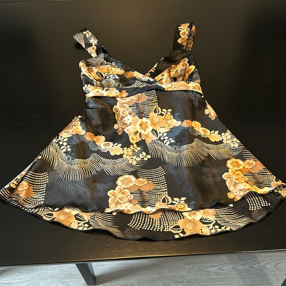 Women’s size medium shirt